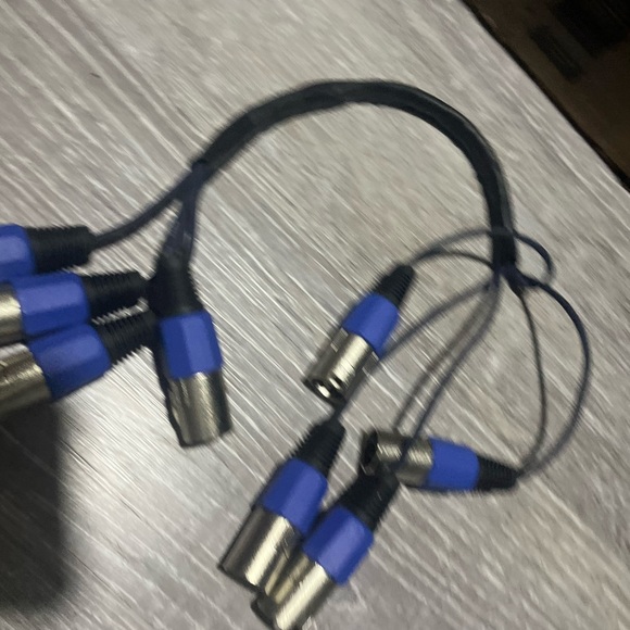 Audio adapter cord with 4 XLR male  to 4 XLR male . - Picture 4 of 5